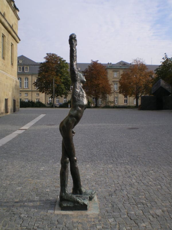 Marsyas von Alfred Hrdlicka auf dem Stauffenbergplatz in Stuttgart - Foto © Welz