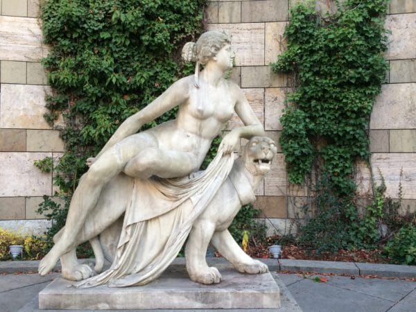 Staatsgalerie Stuttgart: Ariadne auf dem Panther von Dannecker - Foto © Welz