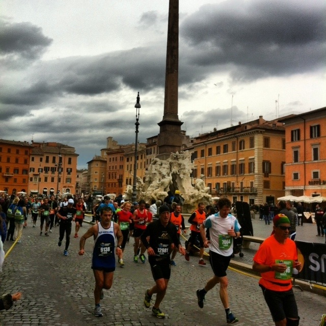 Marathonläufer auf der Piazza Navona - Foto: Welz
