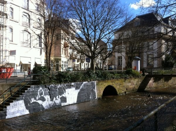 Katastrophenhilfe durch das französische Militär beim Hochwasser der Oos, Januar 1948, interpretiert von JR, 2014 - Foto © Welz 28.02.2014