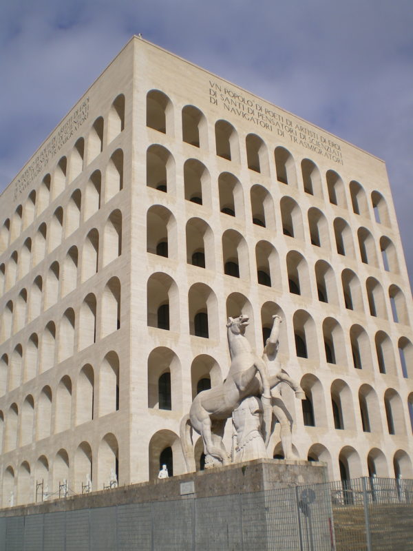 Palazzo della Civiltà del Lavoro im Stadtteil EUR Roma - Foto © Welz 