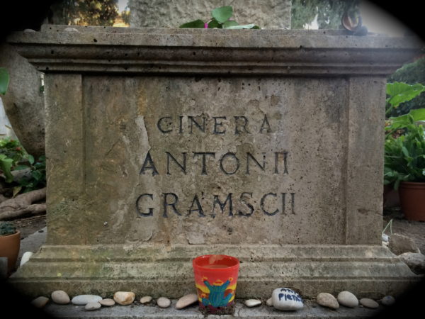 Gramsci's Asche auf dem Cimitero Acattolico in Rom - Foto © Welz - Oktober 2014