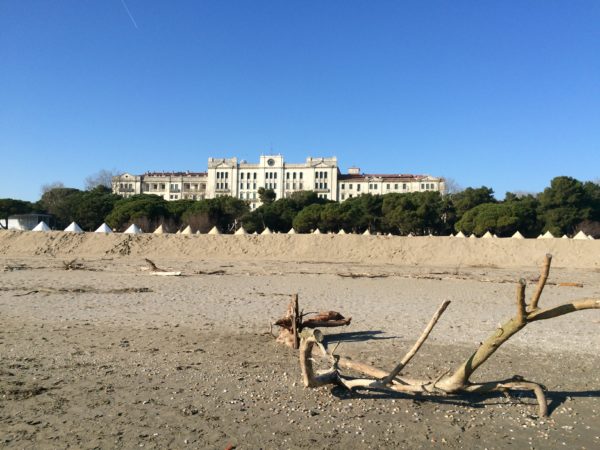 Das Hotel des Bains am Lido von Venedig ist geschlossen. Foto © Welz