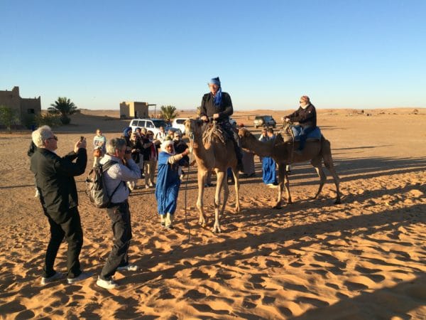 Marokko: Erg Chebbi - Wir treffen die Kamelführer - Foto © Welz