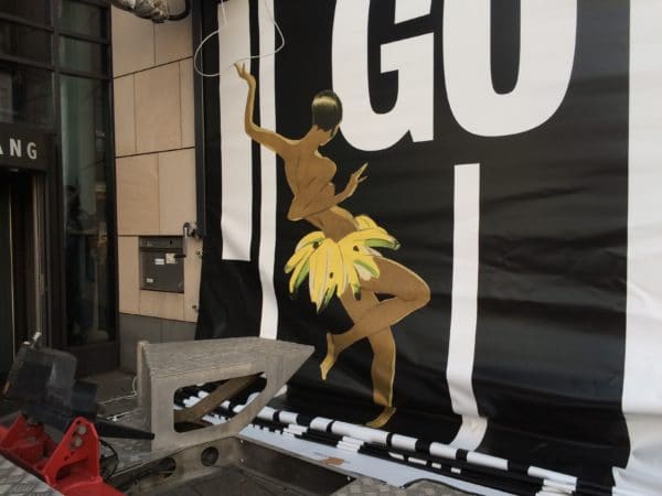 Stuttgart: Josephine Baker wirbt in Stuttgart für die Ausstellung KUNST & JAZZ seit den 1920er Jahren - Foto © Welz