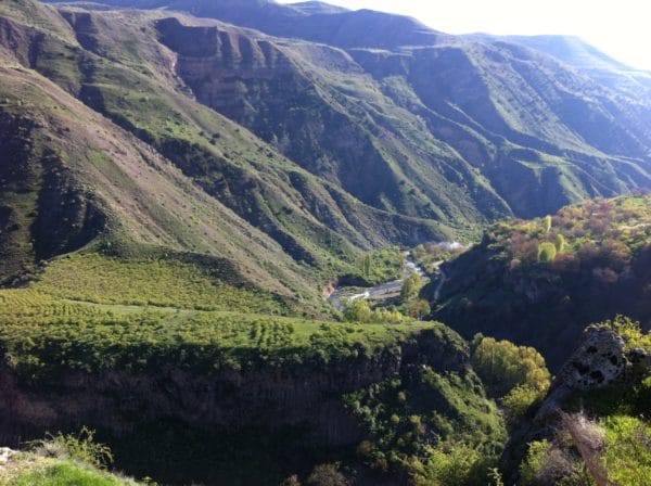Wanderung druch die Azat-Schlucht in Armenien - Foto © Welz
