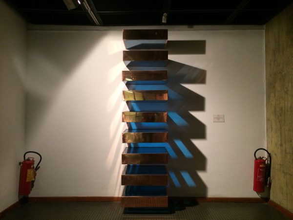 Wandarbeit von Donald Judd im Tehran Museum of Contemporary Art. Foto © Welz 10/2016