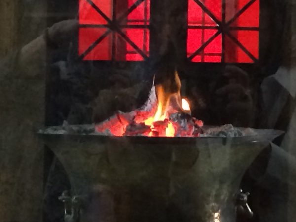 Iran: Feuer im zoroastrischen Feuertempel in Yazd. Foto © Welz (2016)